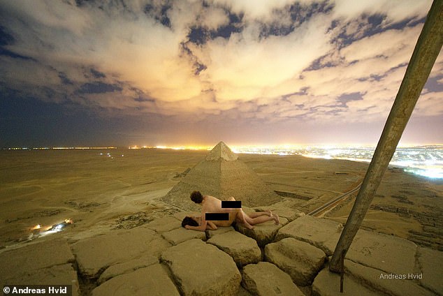 Picture of people having sex on Pyramid