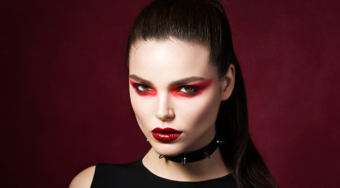 Top 5 Vampire Outfits that will get you laid this Halloween